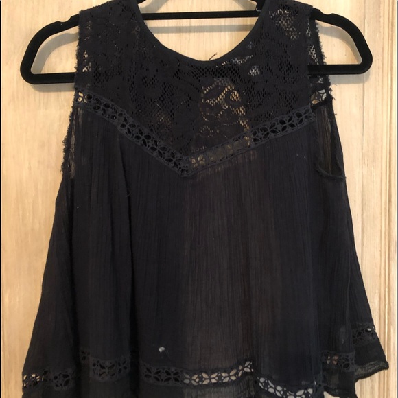 Top - Picture 1 of 2